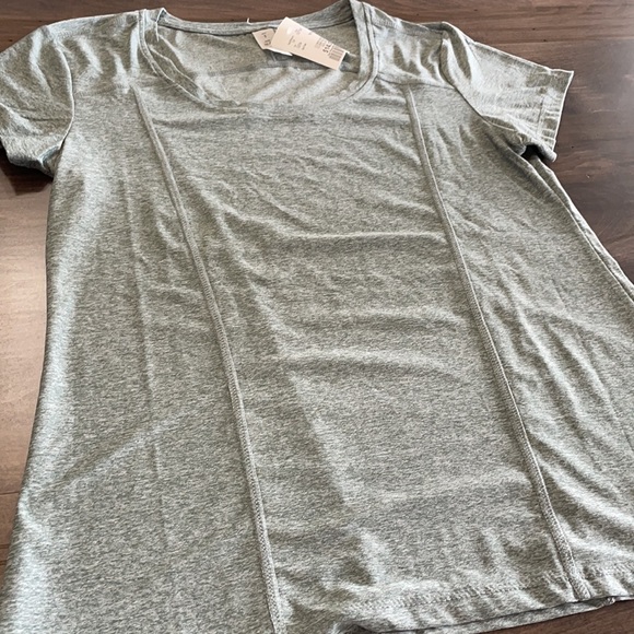 Athletic tshirt - new with tags - Picture 2 of 4